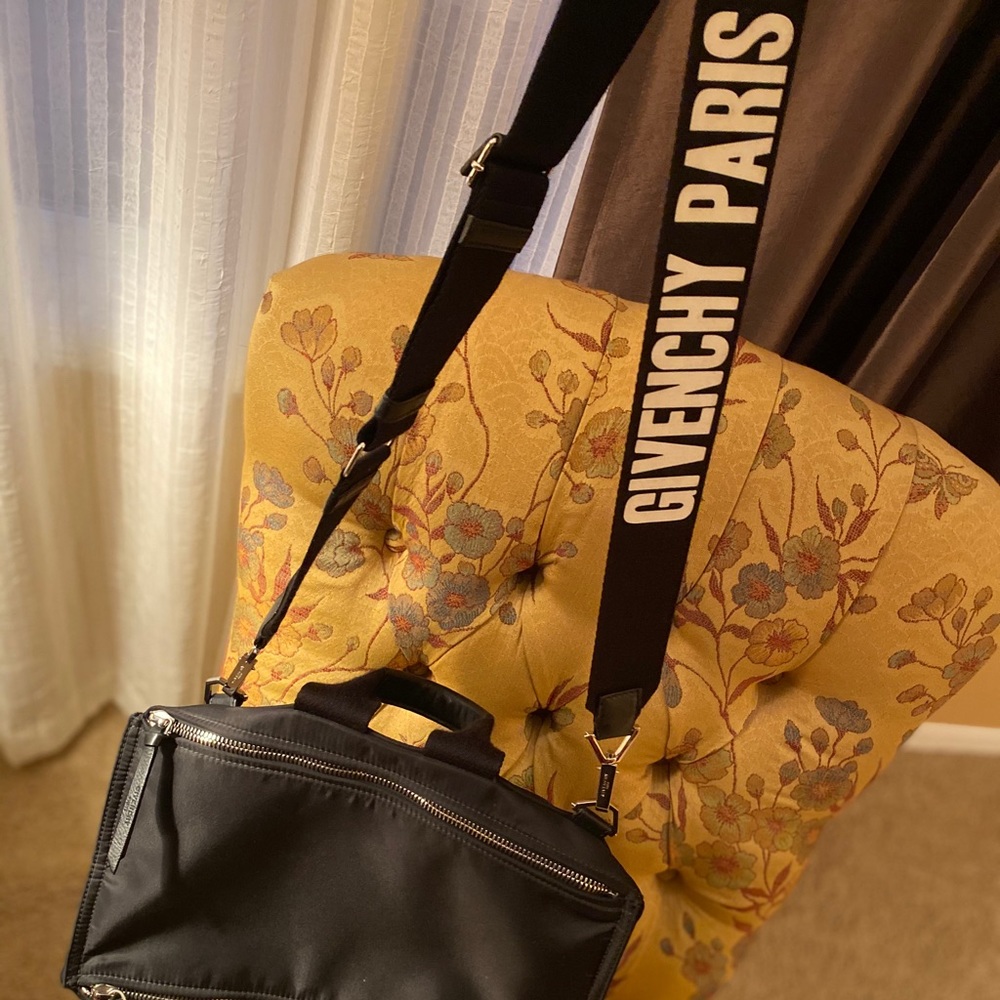Givenchy Pandora